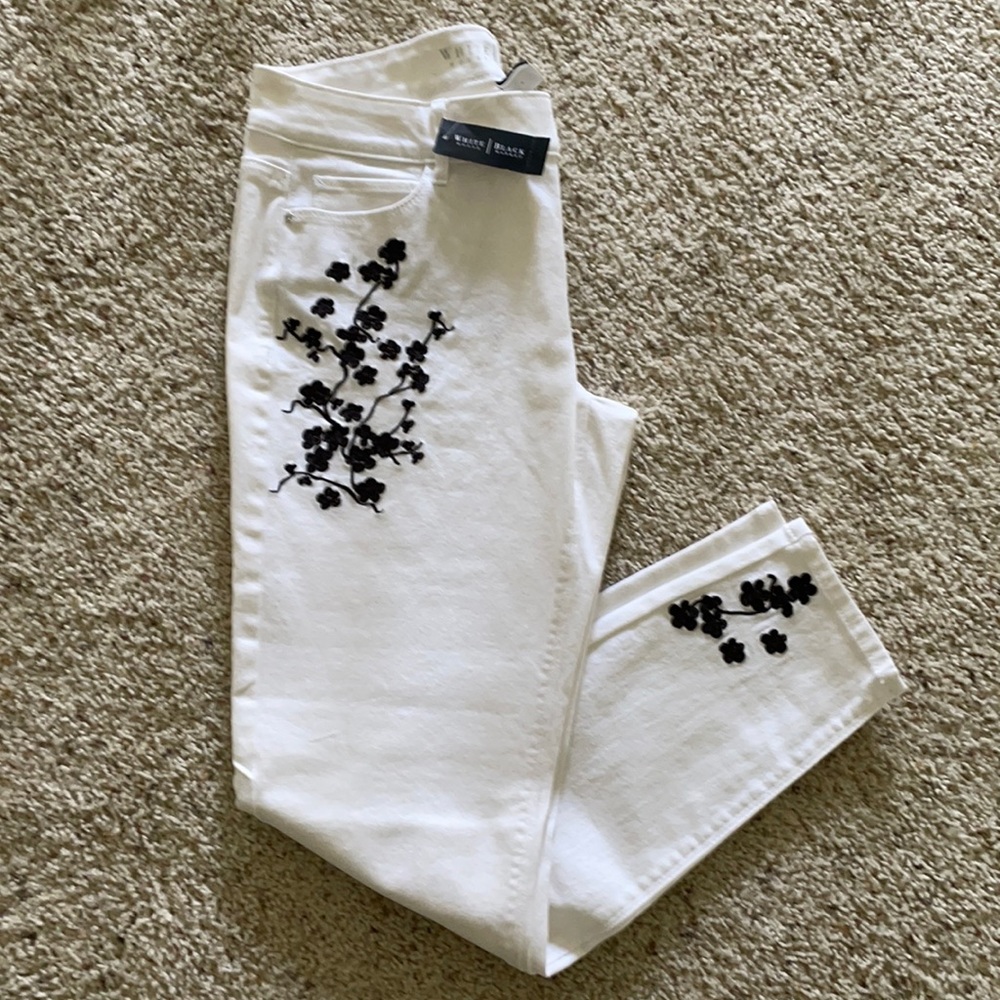 White denim ankle skinny